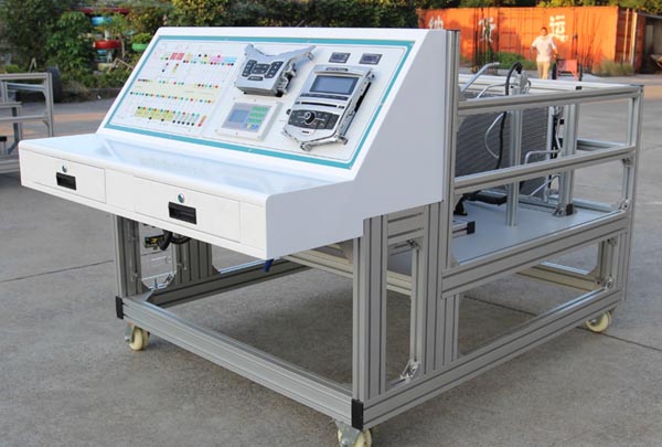 HY-QCXE505新能（néng）源汽車電動（dòng）空調實訓台（比亞迪E5電（diàn）動車（chē）） 
